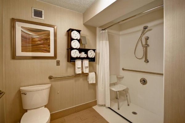 Courtyard by Marriott Cape Cod Hyannis image 11