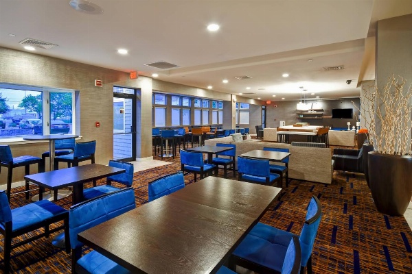 Courtyard by Marriott Cape Cod Hyannis image 4