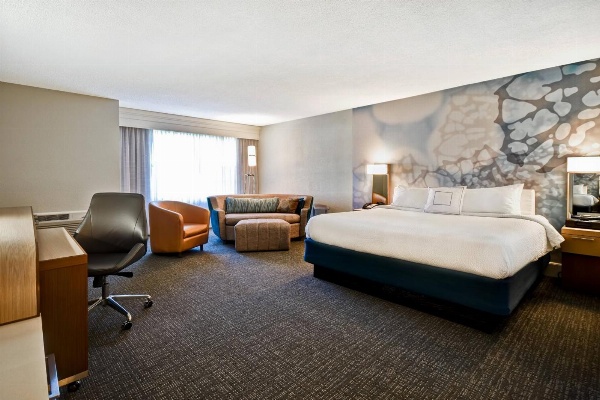 Courtyard by Marriott Cape Cod Hyannis image 7